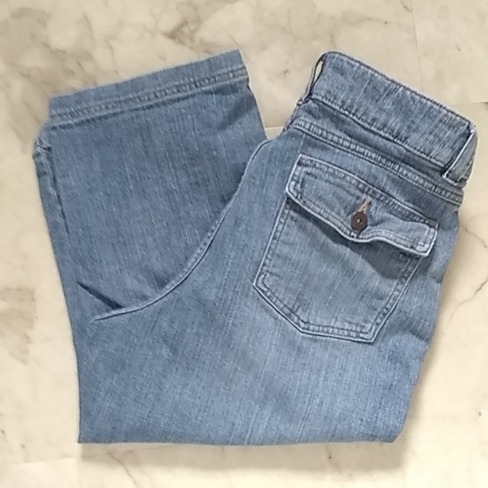 Lee just below the waist capri jeans.